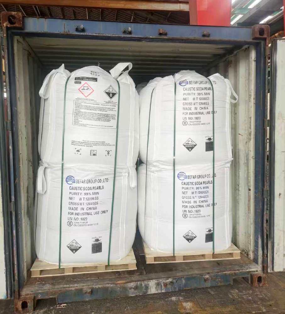 🚢 On-Site Loading | 480MT Caustic Soda Pearls Ready for Durban`
